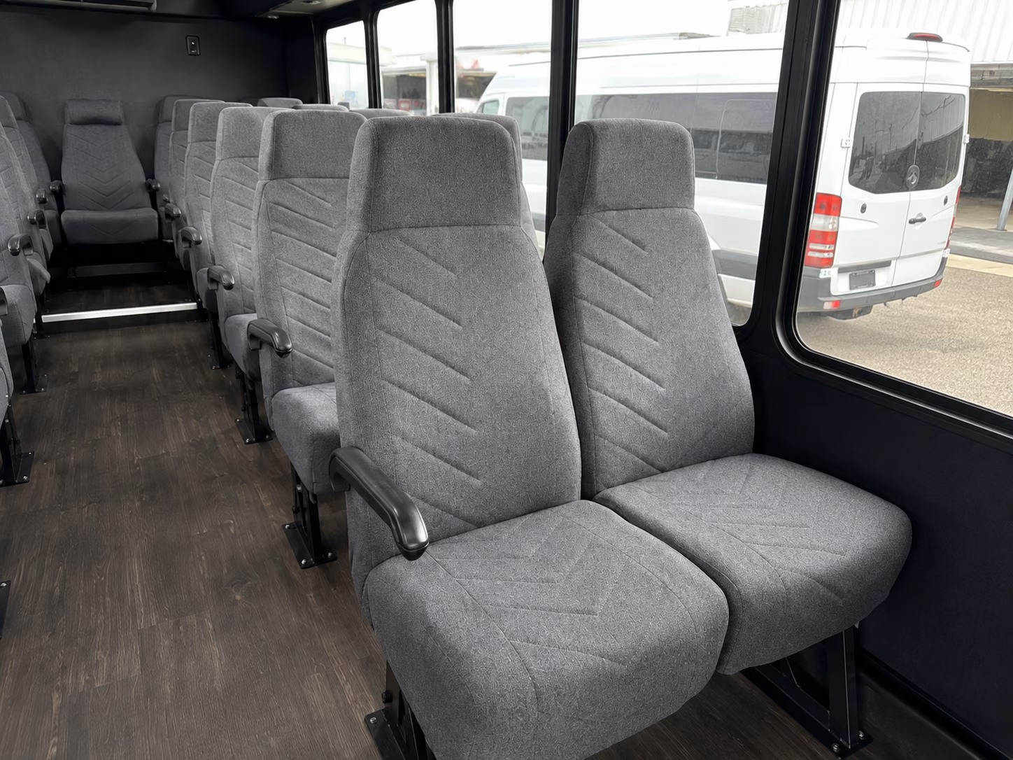 airport transfer buses for kennewick wedding guests flying into psc