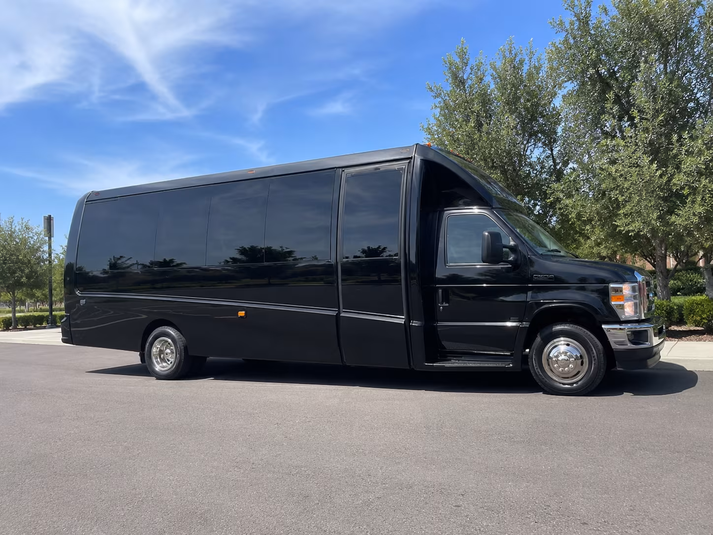 corporate airport transfer buses to tri cities airport
