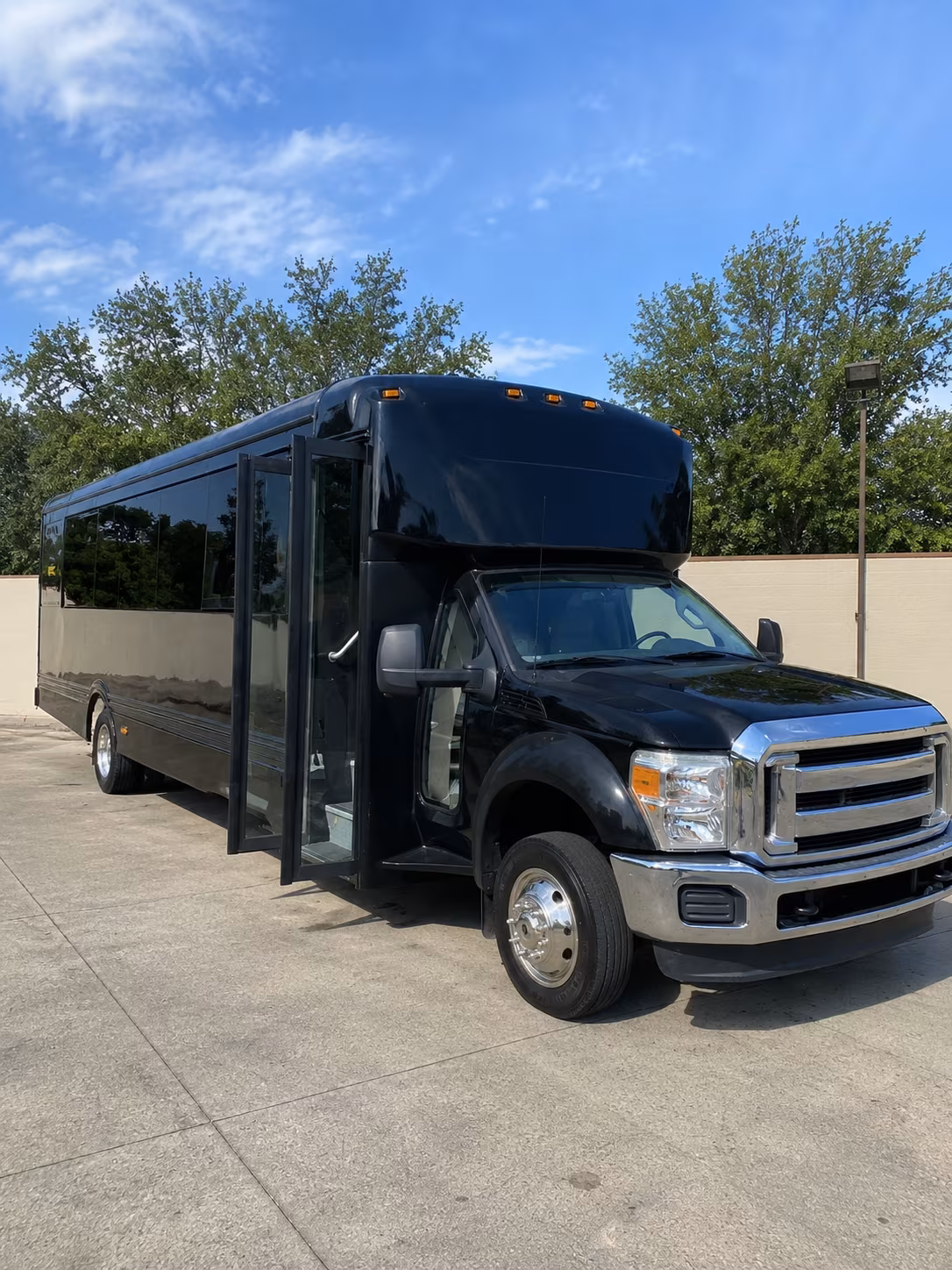 kennewick 20 passenger party bus